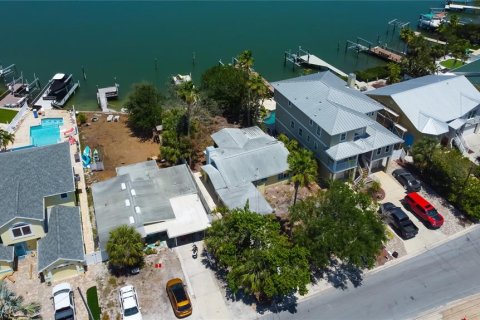 House in Indian Rocks Beach, Florida 2 bedrooms, 101.45 sq.m. № 1653998 - photo 10