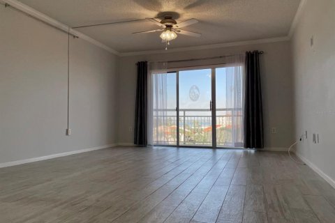 Condo in Saint Petersburg, Florida, 1 bedroom  № 1888455 - photo 4