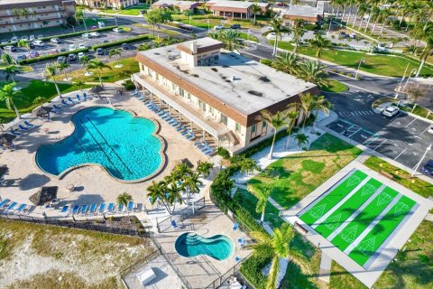 Condo in Saint Petersburg, Florida, 1 bedroom  № 1888455 - photo 15