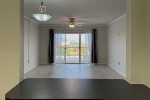 Condo in Saint Petersburg, Florida, 1 bedroom  № 1888455 - photo 14