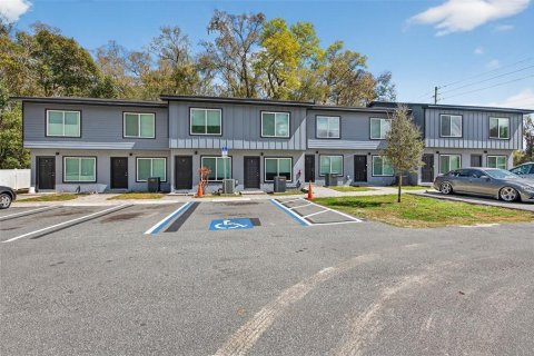 Commercial property in Ocala, Florida 16 bedrooms, 785.02 sq.m. № 2306040 - photo 7