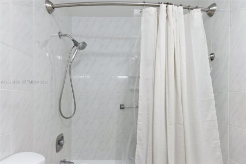 Condominio en venta en Hollywood, Florida, 2 dormitorios, 105.17 m2 № 2084900 - foto 22