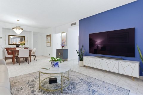 Condominio en venta en Hollywood, Florida, 2 dormitorios, 105.17 m2 № 2084900 - foto 8