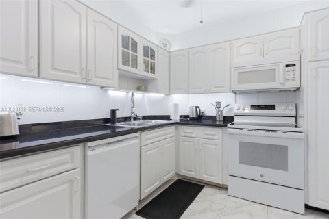 Condominio en venta en Hollywood, Florida, 2 dormitorios, 105.17 m2 № 2084900 - foto 4