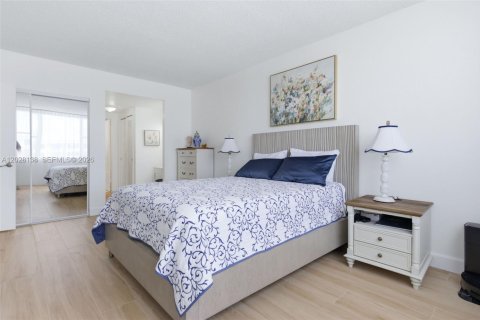 Condominio en venta en Hollywood, Florida, 2 dormitorios, 105.17 m2 № 2084900 - foto 16
