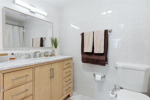 Condominio en venta en Hollywood, Florida, 2 dormitorios, 105.17 m2 № 2084900 - foto 20