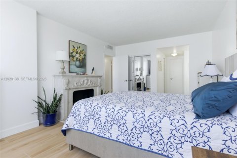 Condominio en venta en Hollywood, Florida, 2 dormitorios, 105.17 m2 № 2084900 - foto 18