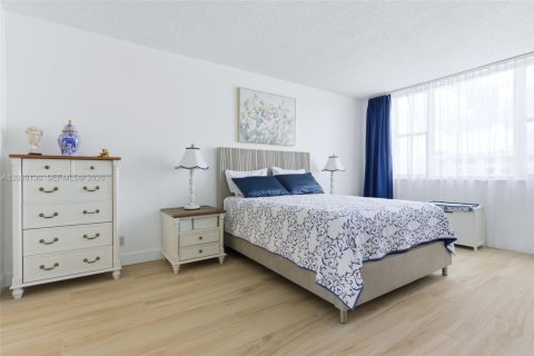Condominio en venta en Hollywood, Florida, 2 dormitorios, 105.17 m2 № 2084900 - foto 15
