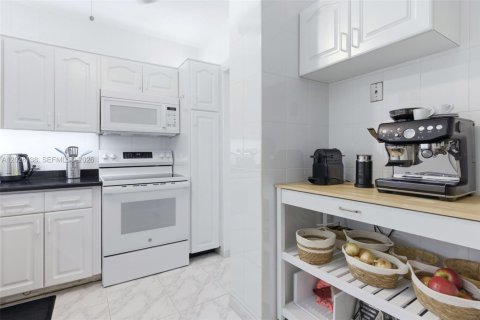 Condominio en venta en Hollywood, Florida, 2 dormitorios, 105.17 m2 № 2084900 - foto 14