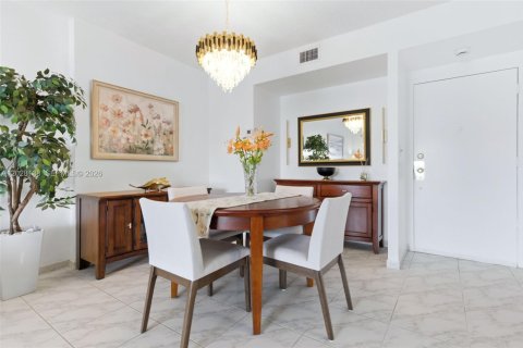 Condominio en venta en Hollywood, Florida, 2 dormitorios, 105.17 m2 № 2084900 - foto 3