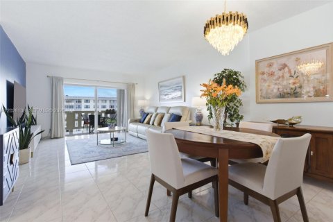 Condominio en venta en Hollywood, Florida, 2 dormitorios, 105.17 m2 № 2084900 - foto 10