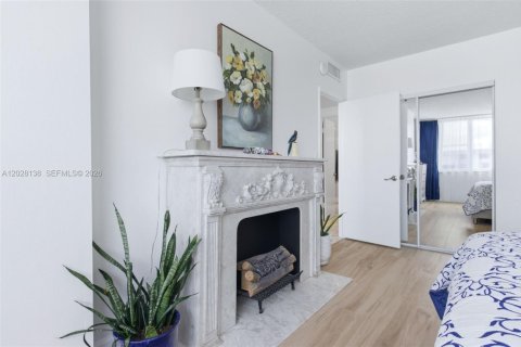 Condominio en venta en Hollywood, Florida, 2 dormitorios, 105.17 m2 № 2084900 - foto 19