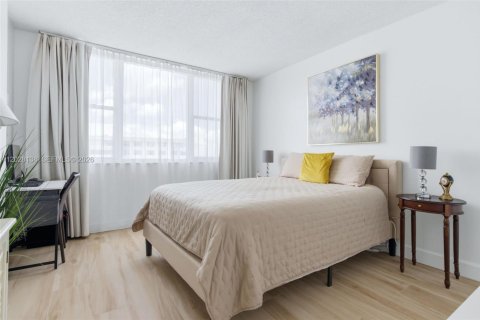 Condominio en venta en Hollywood, Florida, 2 dormitorios, 105.17 m2 № 2084900 - foto 24
