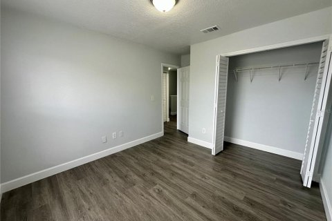 Touwnhouse à louer à Orlando, Floride: 3 chambres, 121.42 m2 № 2425278 - photo 16