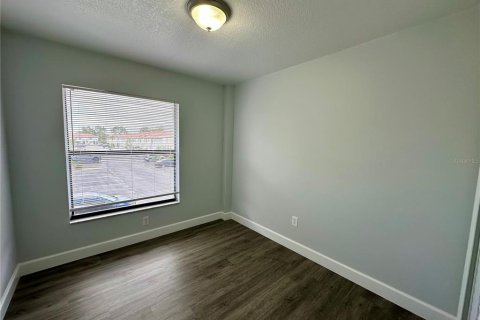 Touwnhouse à louer à Orlando, Floride: 3 chambres, 121.42 m2 № 2425278 - photo 12