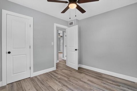 House in Saint Petersburg, Florida 2 bedrooms, 95.78 sq.m. № 2393978 - photo 16