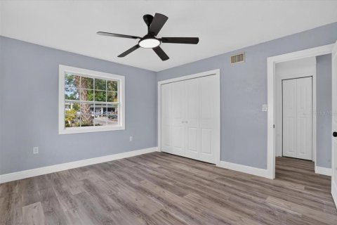 House in Saint Petersburg, Florida 2 bedrooms, 95.78 sq.m. № 2393978 - photo 18