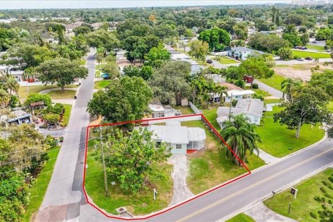 House in Saint Petersburg, Florida 2 bedrooms, 95.78 sq.m. № 2393978 - photo 24