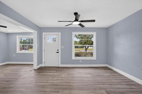 House in Saint Petersburg, Florida 2 bedrooms, 95.78 sq.m. № 2393978 - photo 11