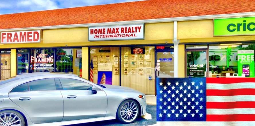 Commercial property in Lantana, Florida № 2169880