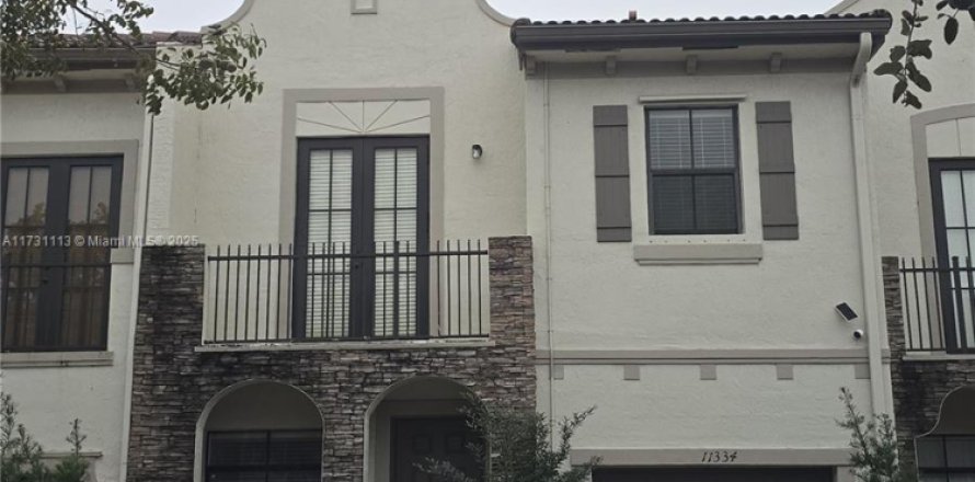Townhouse in Homestead, Florida 4 bedrooms, 161.28 sq.m. № 1706205