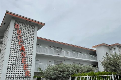 Condo in Deerfield Beach, Florida, 1 bedroom  № 1768726 - photo 9
