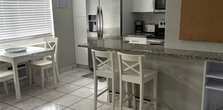 Condo in Deerfield Beach, Florida, 1 bedroom  № 1768726