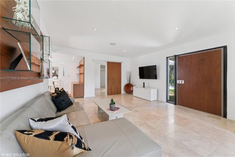 Casa en venta en North Miami Beach, Florida, 3 dormitorios, 178.93 m2 № 1713661 - foto 6