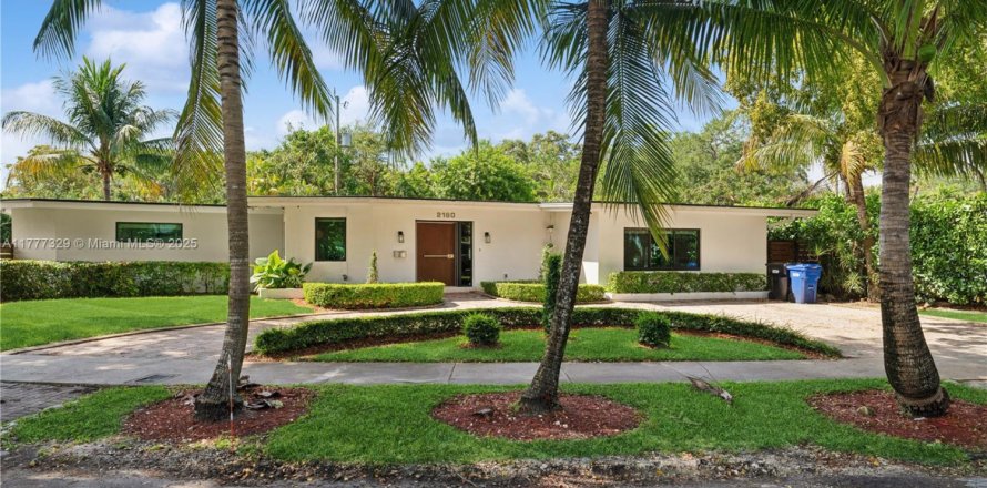 Casa en North Miami Beach, Florida 3 dormitorios, 178.93 m2 № 1713661