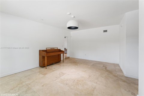 Casa en venta en North Miami Beach, Florida, 3 dormitorios, 178.93 m2 № 1713661 - foto 20