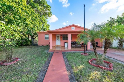Villa ou maison à vendre à Miami, Floride: 3 chambres, 111.11 m2 № 1973401 - photo 14
