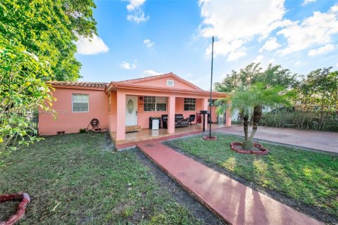 Villa ou maison à vendre à Miami, Floride: 3 chambres, 111.11 m2 № 1973401 - photo 19