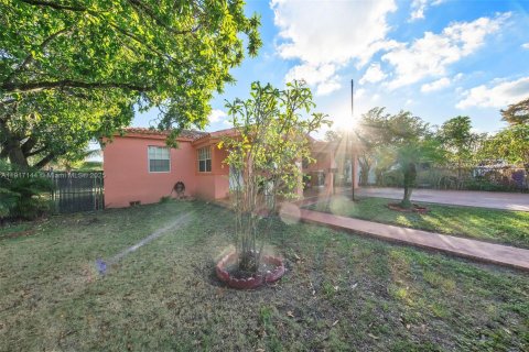Villa ou maison à vendre à Miami, Floride: 3 chambres, 111.11 m2 № 1973401 - photo 18