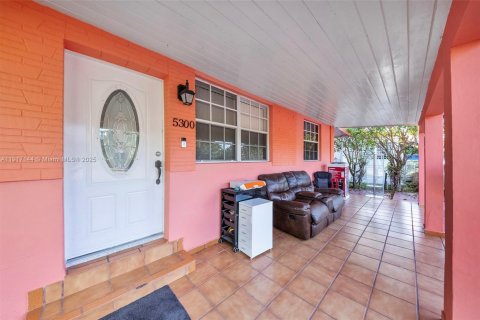 Villa ou maison à vendre à Miami, Floride: 3 chambres, 111.11 m2 № 1973401 - photo 20