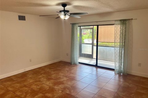 Condo in Sarasota, Florida, 1 bedroom  № 2225930 - photo 4