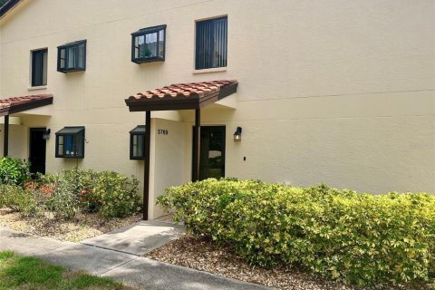 Condo in Sarasota, Florida, 1 bedroom  № 2225930 - photo 2