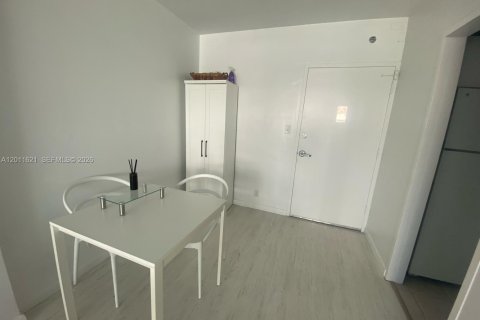 Condominio en alquiler en Miami Beach, Florida, 1 dormitorio, 77.76 m2 № 2075299 - foto 4