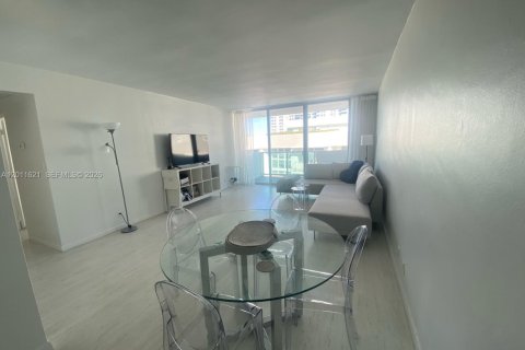 Condominio en alquiler en Miami Beach, Florida, 1 dormitorio, 77.76 m2 № 2075299 - foto 2