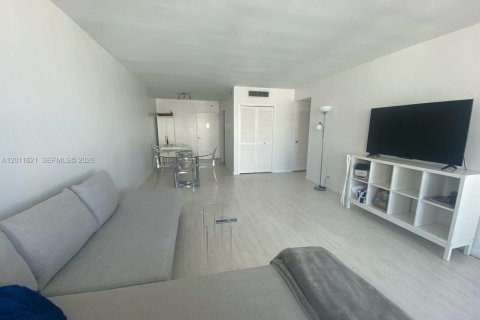 Condominio en alquiler en Miami Beach, Florida, 1 dormitorio, 77.76 m2 № 2075299 - foto 3