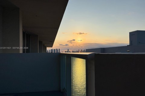 Condominio en Miami Beach, Florida, 1 dormitorio  № 2075299