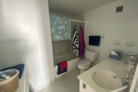 Condominio en alquiler en Miami Beach, Florida, 1 dormitorio, 77.76 m2 № 2075299 - foto 6