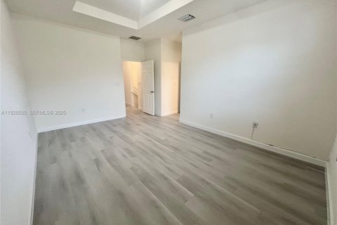 Снять в аренду таунхаус в Майами, Флорида 3 спальни, 169.27м2, № 1987061 - фото 18