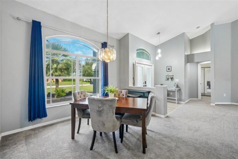 House in Spring Hill, Florida 4 bedrooms, 232.07 sq.m. № 2388167 - photo 12