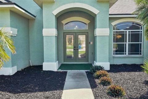 House in Spring Hill, Florida 4 bedrooms, 232.07 sq.m. № 2388167 - photo 4