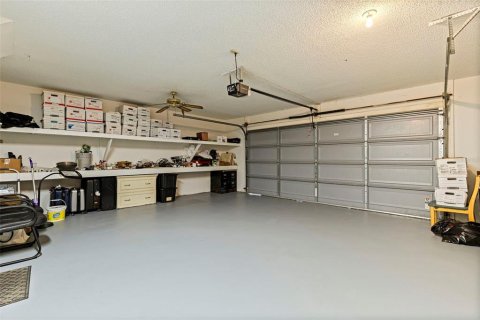 Townhouse in Saint Petersburg, Florida 3 bedrooms, 176.98 sq.m. № 2142046 - photo 24