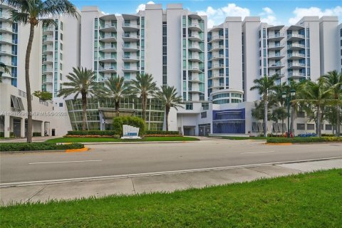 Copropriété à vendre à Aventura, Floride: 3 chambres, 126.53 m2 № 1998555 - photo 19