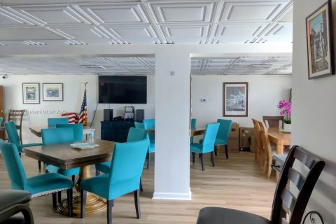 Снять в аренду кондоминиум в Лодердейл-бай-те-Си, Флорида 2 спальни, 95.69м2, № 1924843 - фото 5