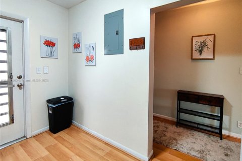 Снять в аренду кондоминиум в Лодердейл-бай-те-Си, Флорида 2 спальни, 95.69м2, № 1924843 - фото 26