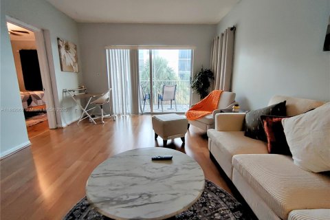 Снять в аренду кондоминиум в Лодердейл-бай-те-Си, Флорида 2 спальни, 95.69м2, № 1924843 - фото 30