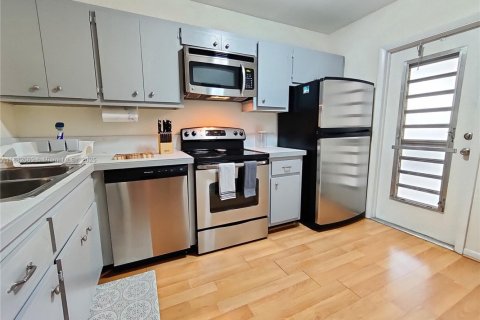 Снять в аренду кондоминиум в Лодердейл-бай-те-Си, Флорида 2 спальни, 95.69м2, № 1924843 - фото 24